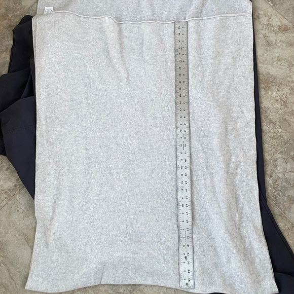 J. Crew Light Gray Oversized Cashmere Scarf - Picture 5 of 6